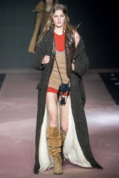Look 53